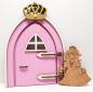 Preview: Tanno Design beliebteste kleine Prinzessin Wichtel Wichteltür, mit echtem Wichtel, Feentür, Mäusetür aus Holz zum öffnen rosa/weiß 17cm
