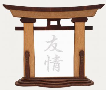 Tanno Design® Japan Torii Tor Hisa mit Kanji 13 - Freundschaft - japanisches Standbild natur/braun