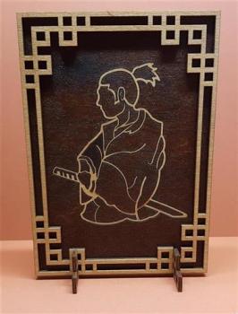 Tanno Design® Japan Stand- und Wandbild mit Figur Samurai - Handarbeit Holz in Holz Nussbraun/Birnbaum